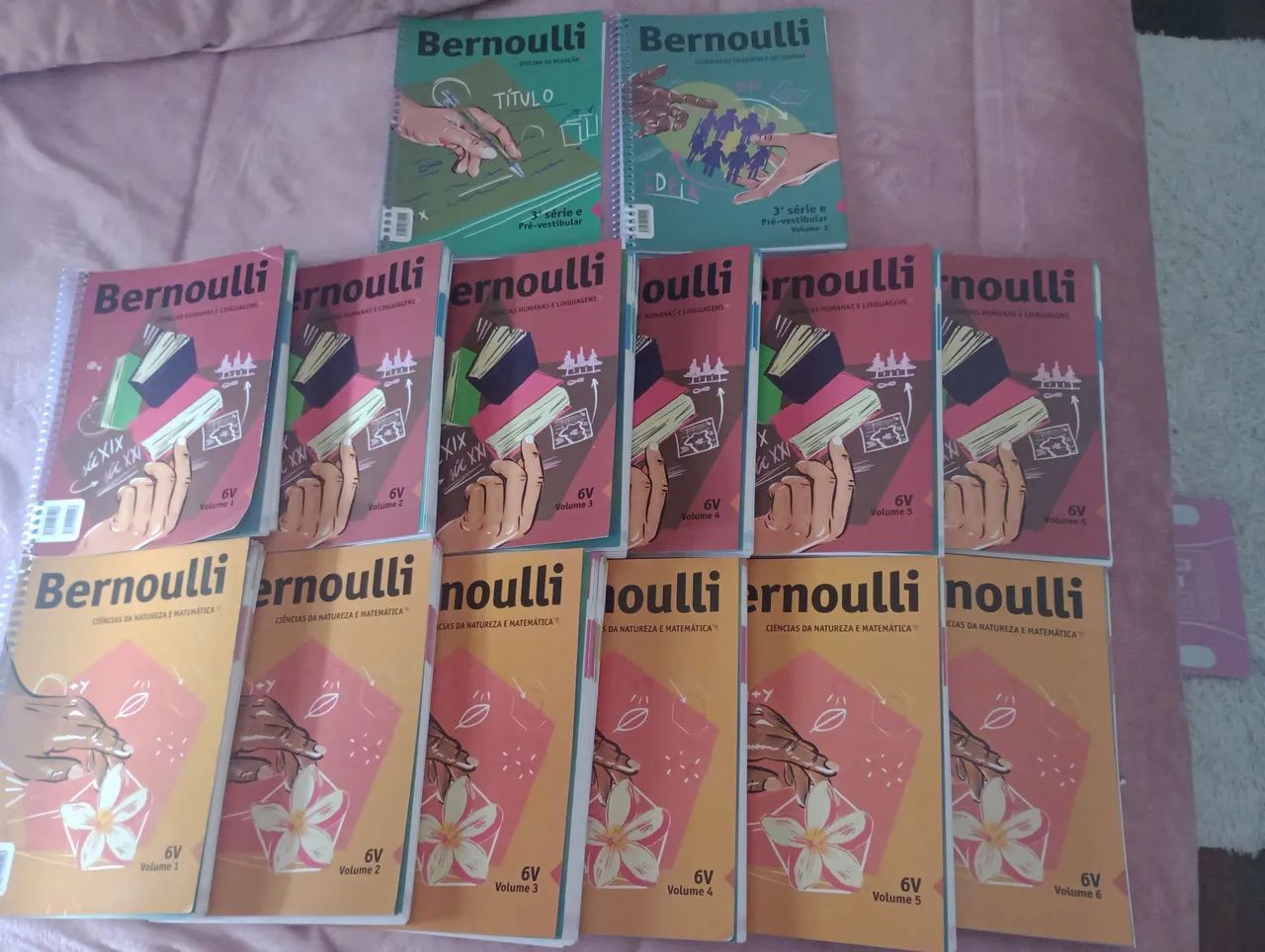 Livros bernoulli todos volumes Pré vestibular