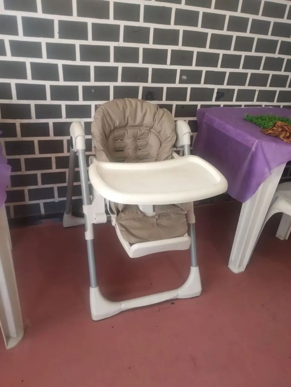 Cadeira de alimentação bebê 