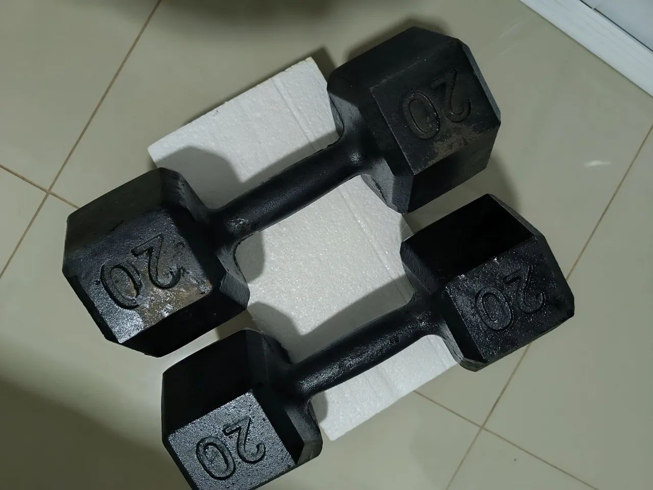 Par de Halteres 20 Kg - Foto 2