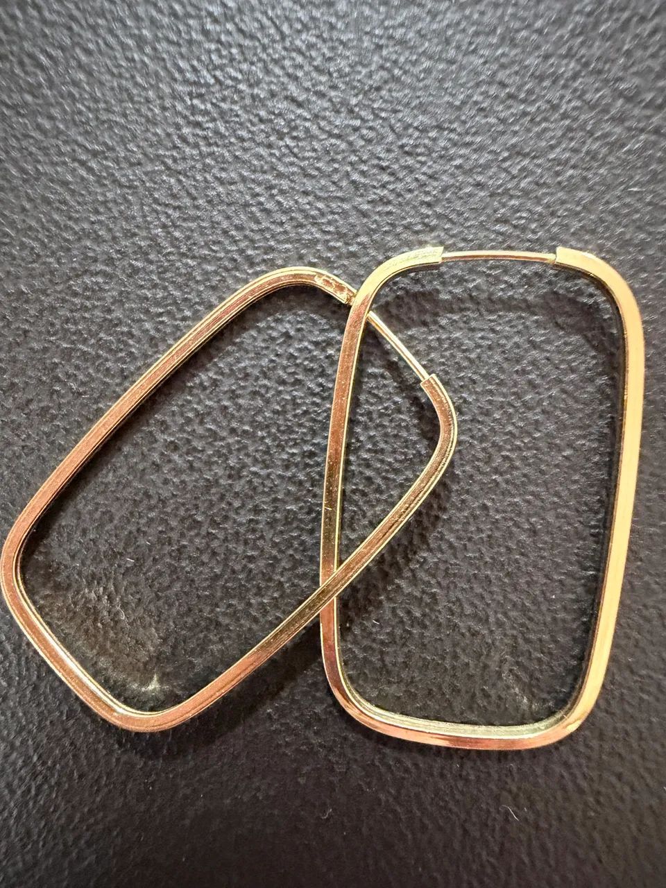 Argolas em ouro 18K 