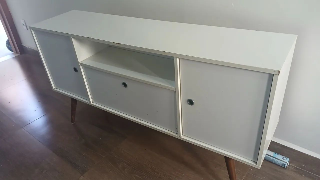 Rack com pé palito e portas
