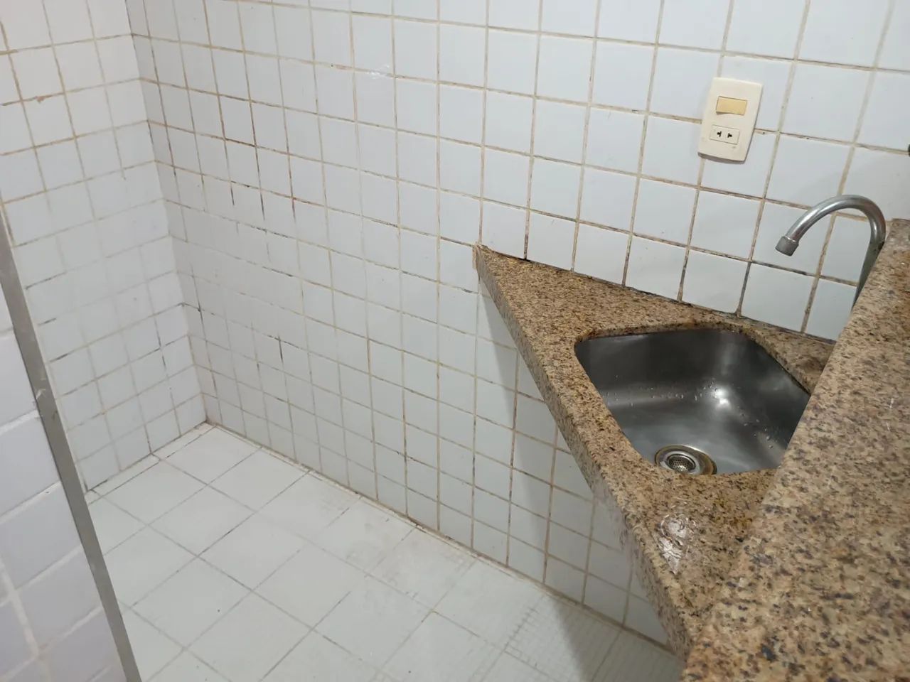 Aluga-se apartamento sem mobília , próximo ao Campus do Pici - (UFC). - Foto 5