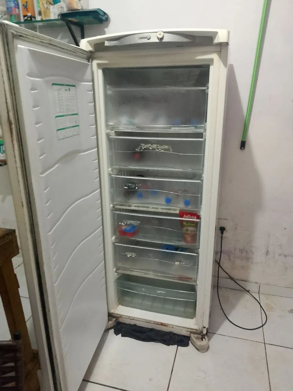Freezer vertical em perfeito estado  - Foto 5