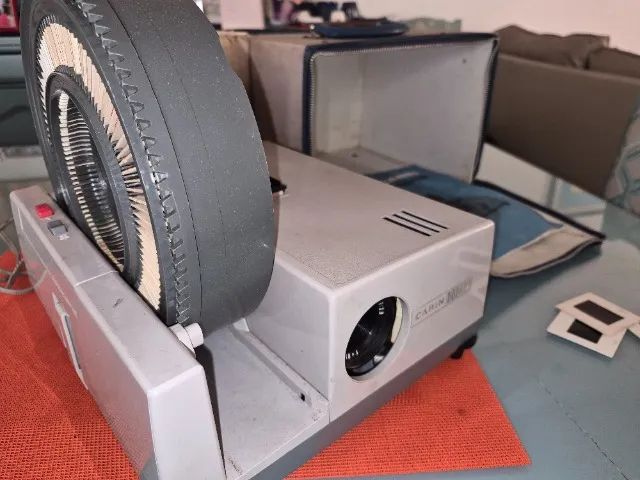 Projetor de Slides Canon 2000R  - Foto 3