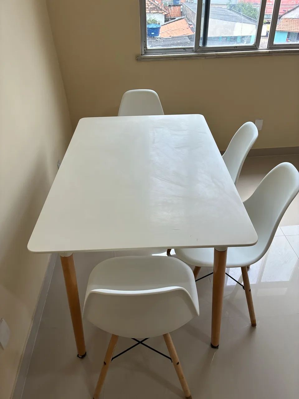 Mesa Eames com 4 cadeiras  - Foto 5
