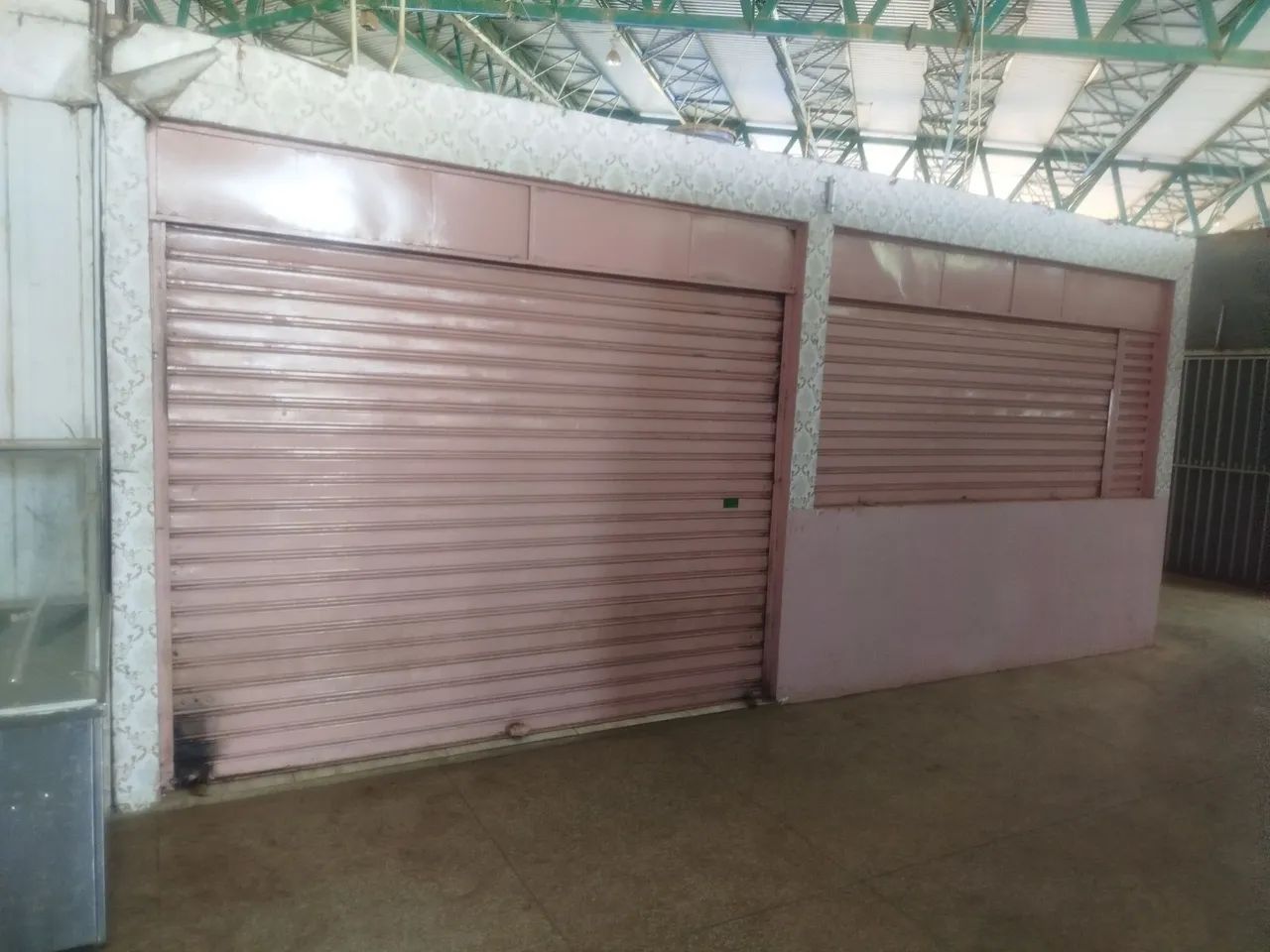 Vende se duas lojas 