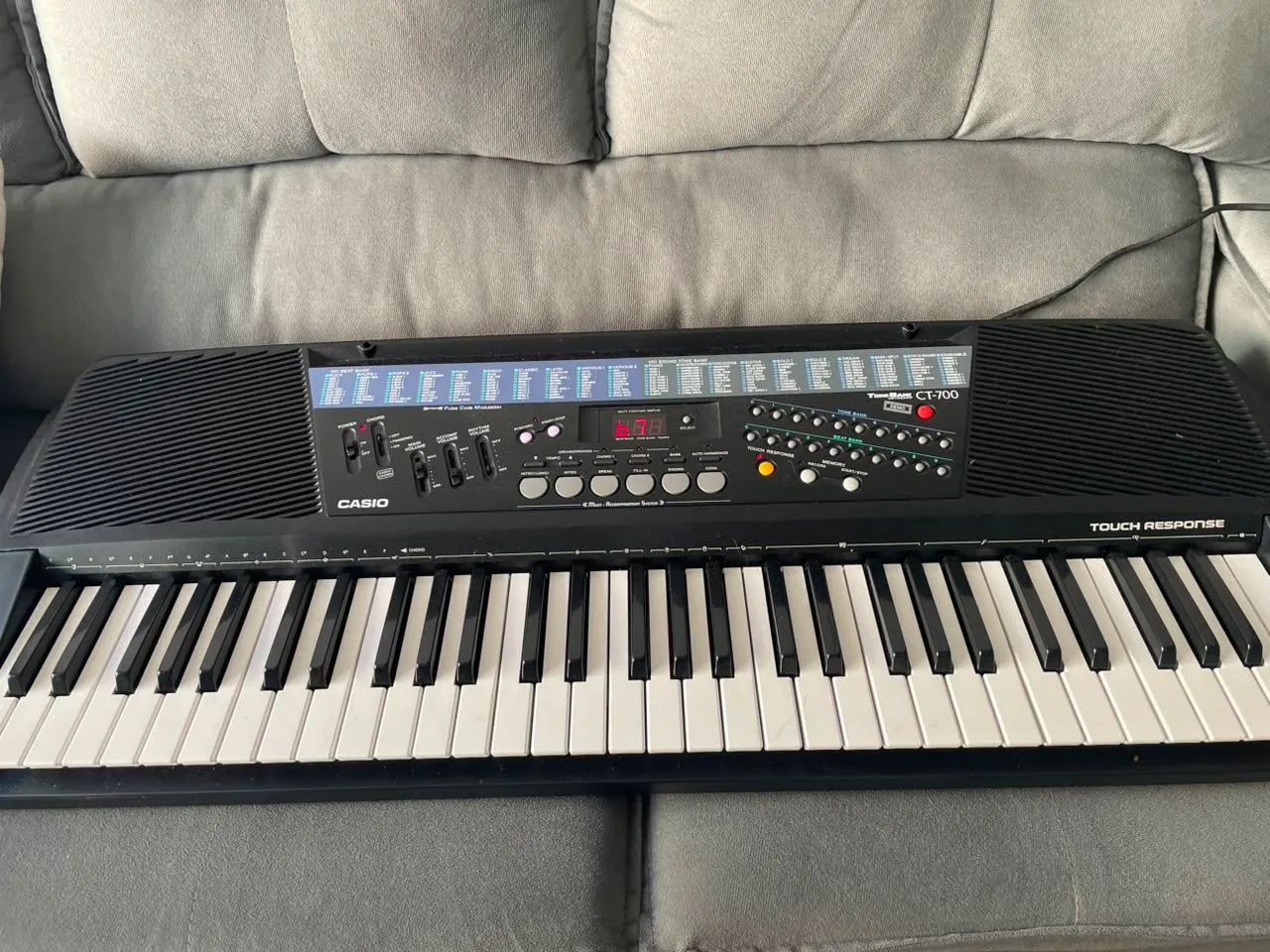 Teclado Casio CT-700