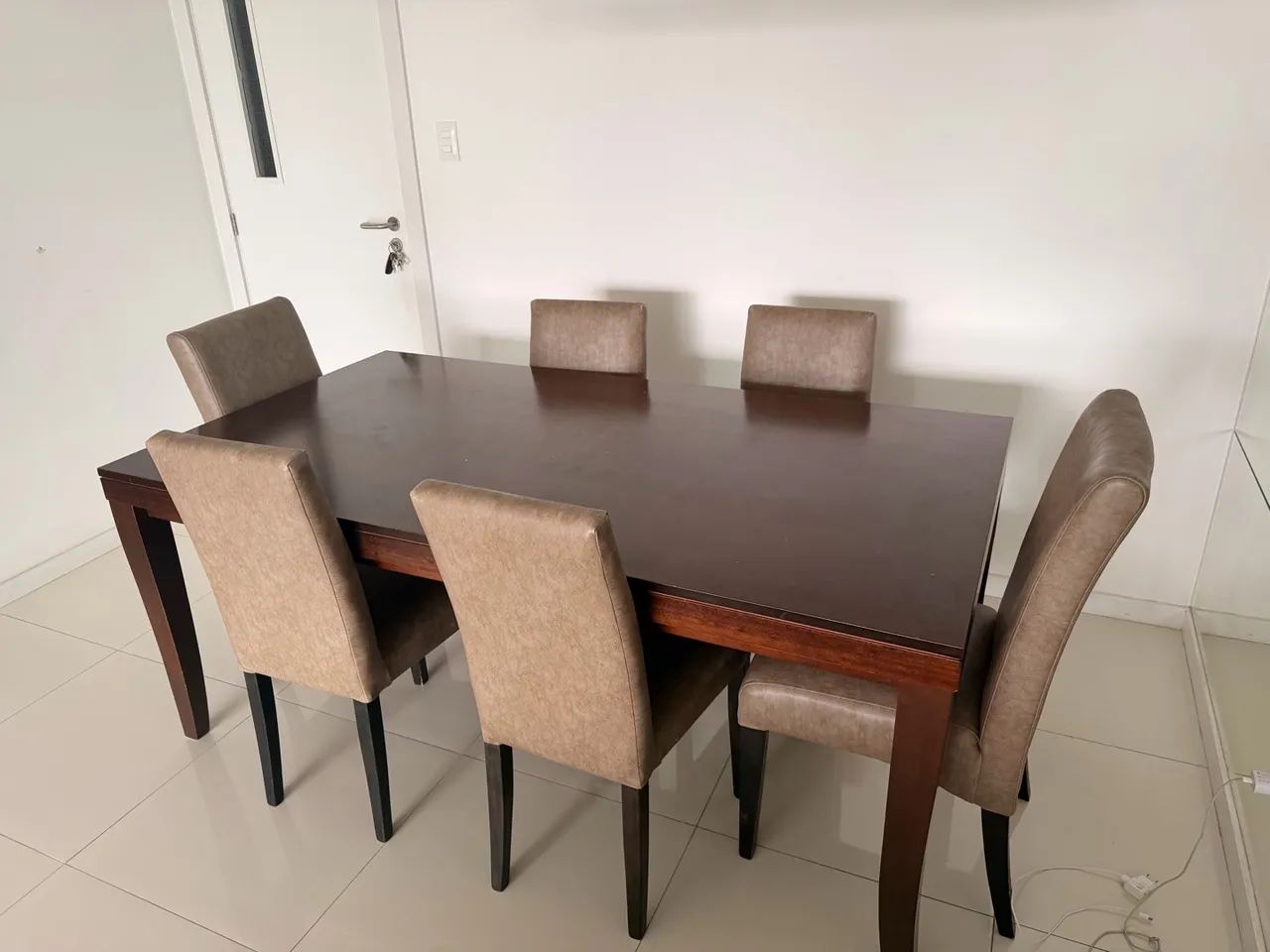Mesa e 6 cadeiras - Foto 2