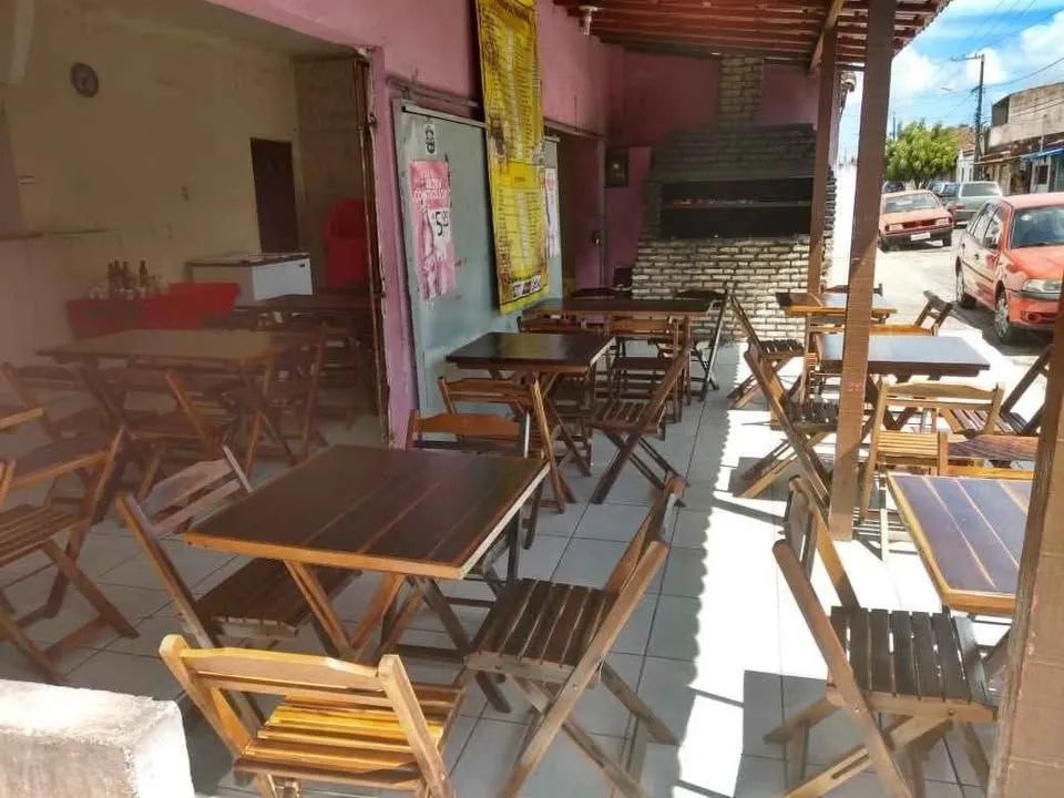 Vendo Rusticas mesas e cadeiras dobráveis