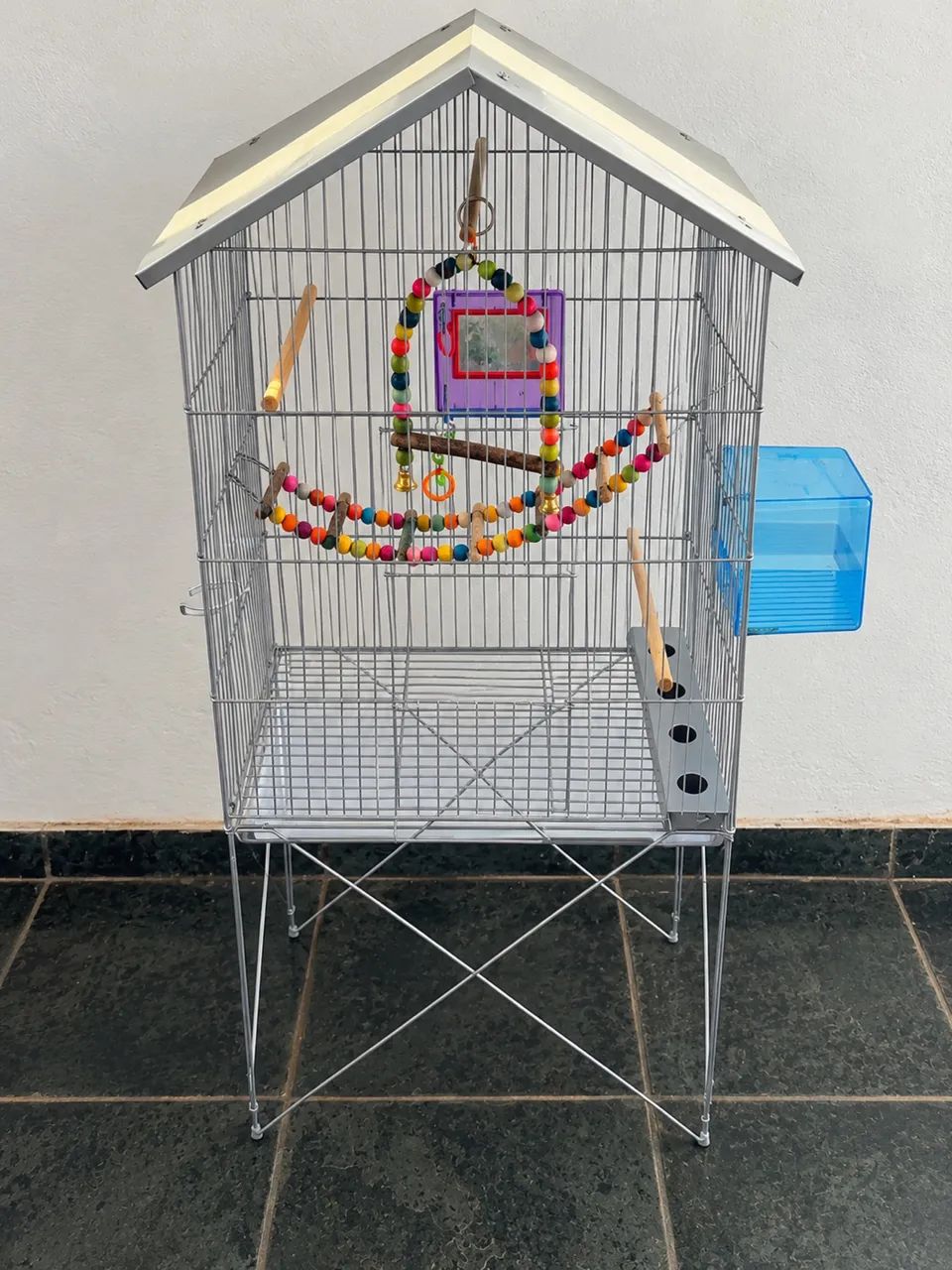 Gaiola com brinquedo calopsita 