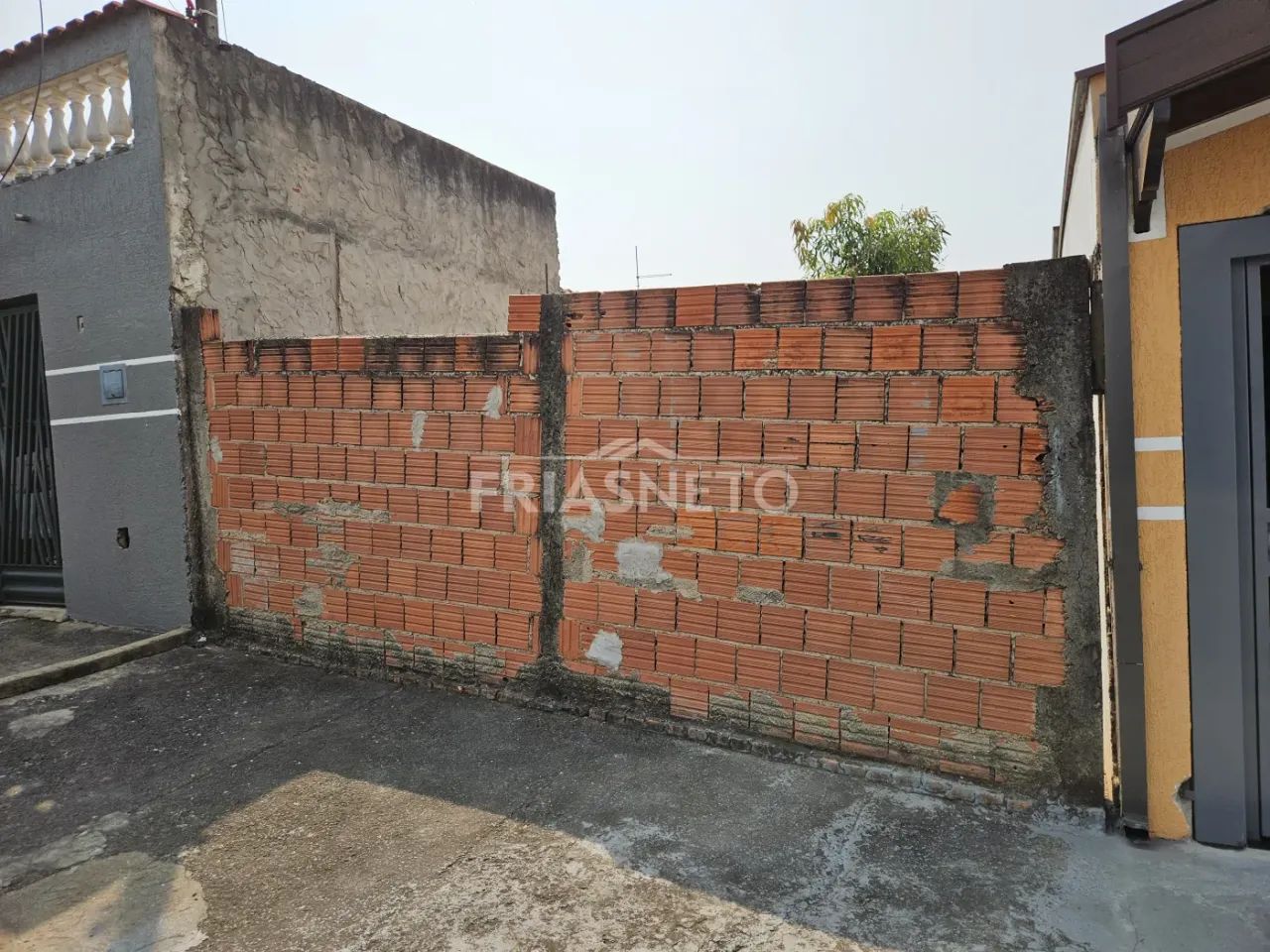 Terreno à venda no bairro Santa Terezinha