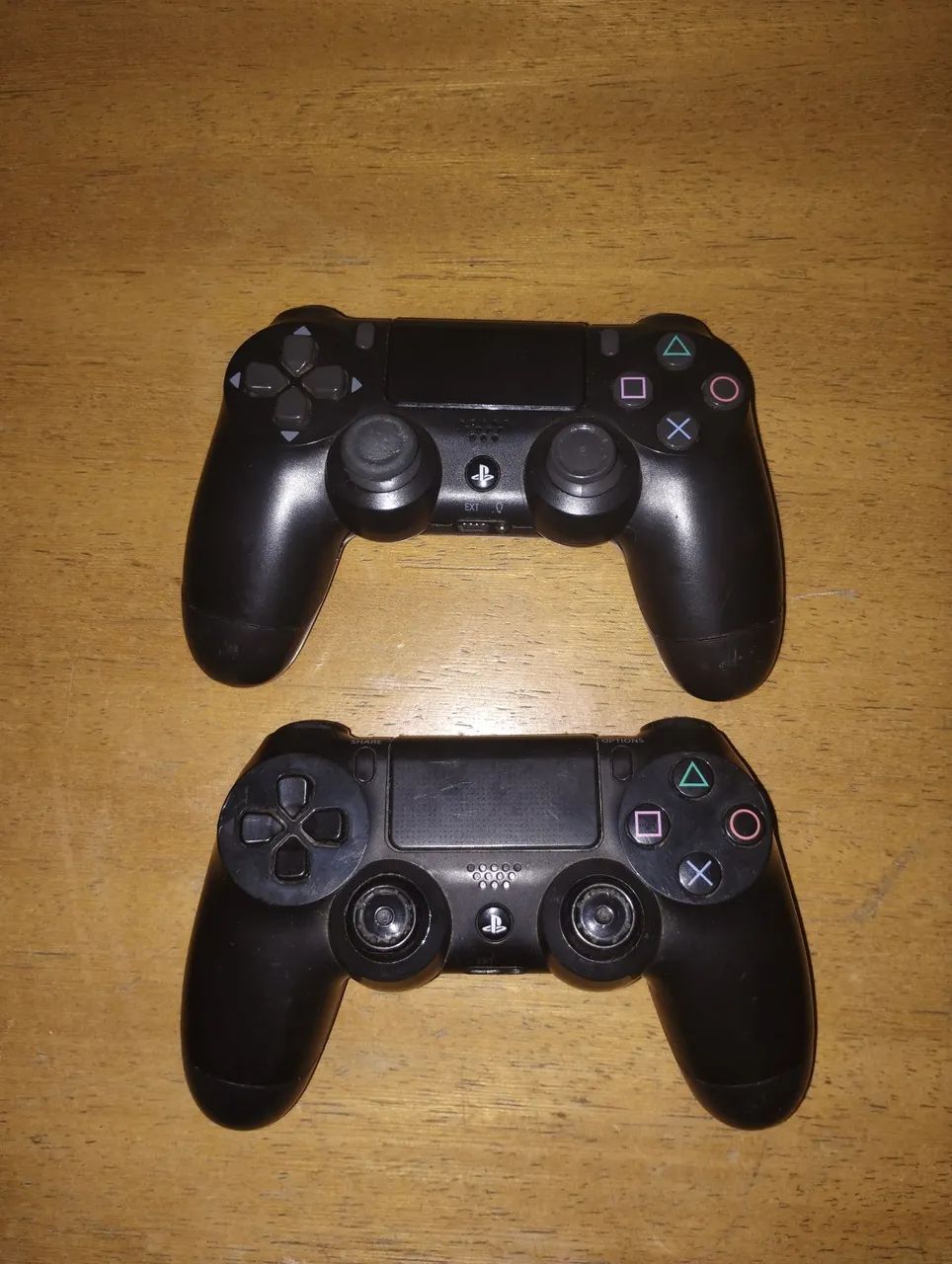 Dualshock 4 - dois controles de PS4