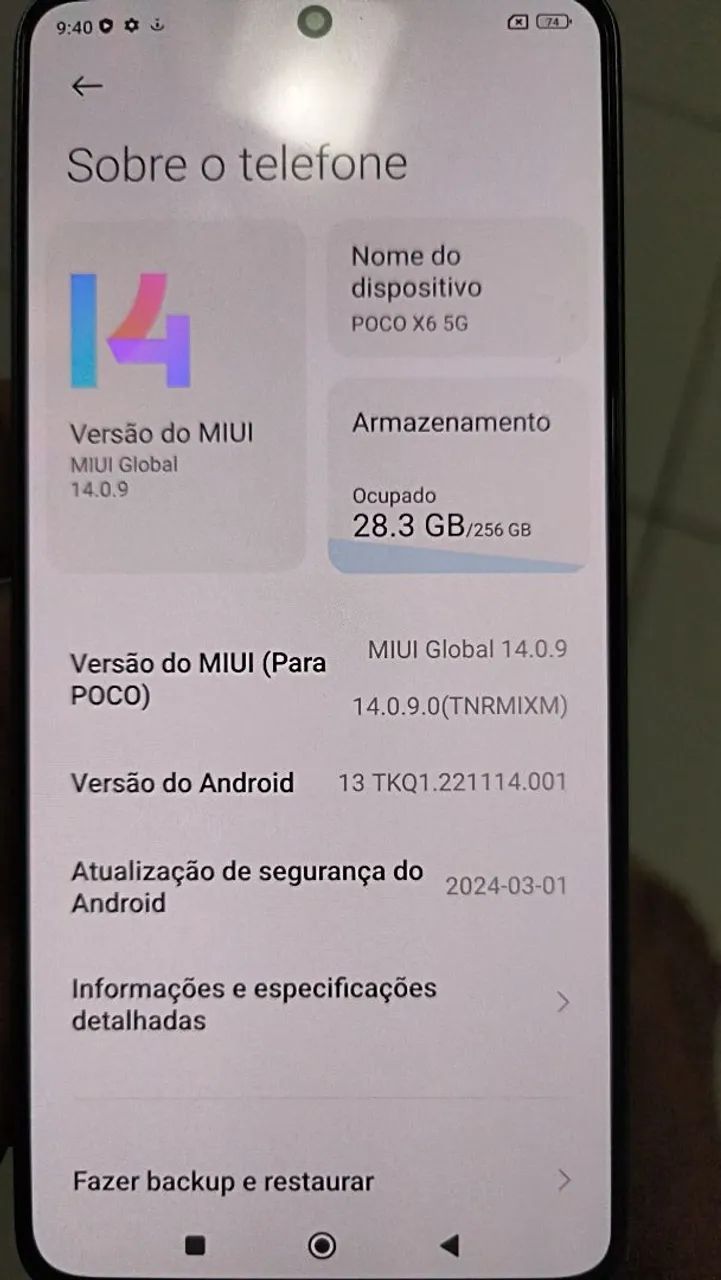 Celular em estado de loja