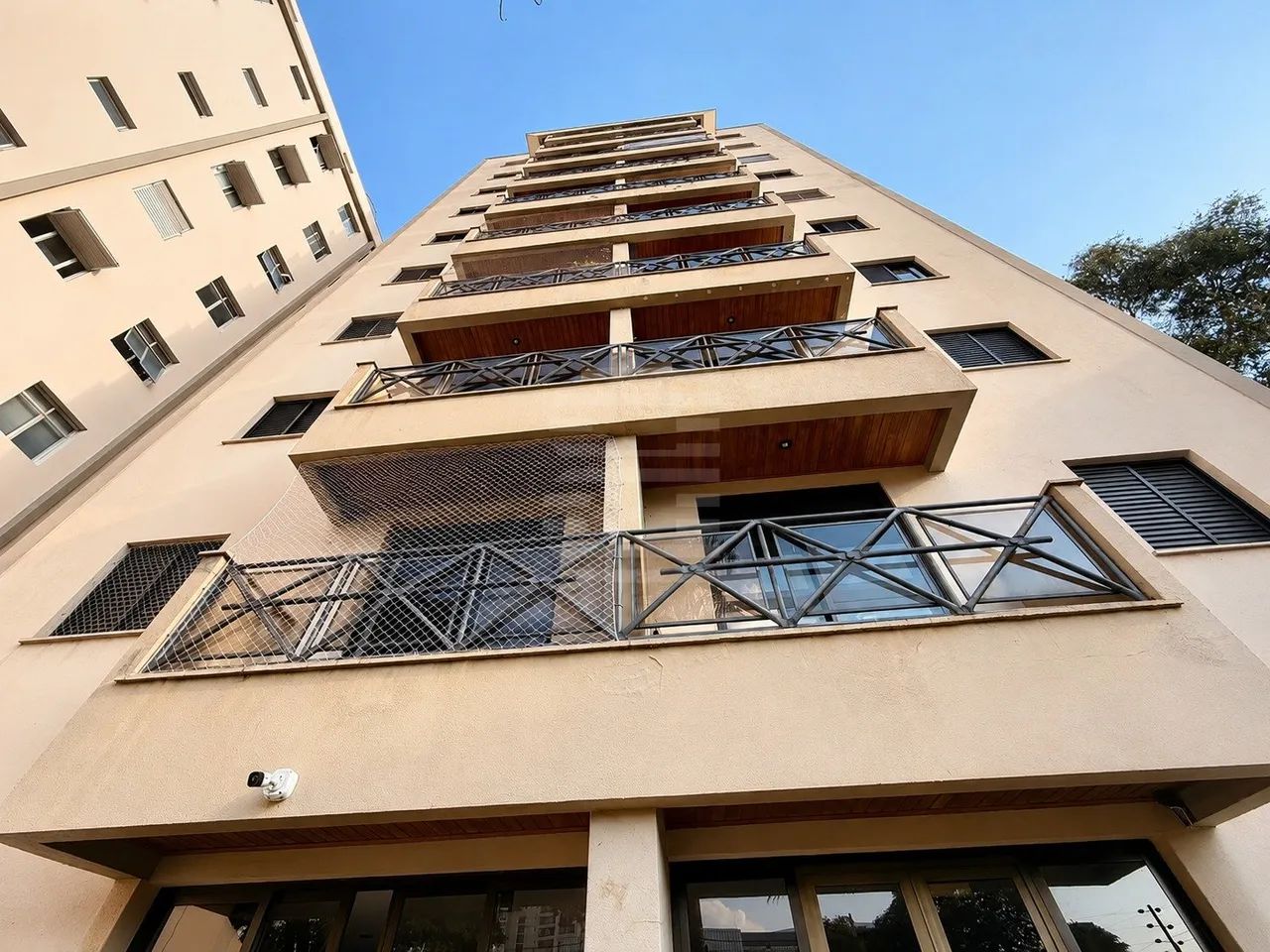 Apartamento Mobiliado no Cambui, 1 suite e varanda