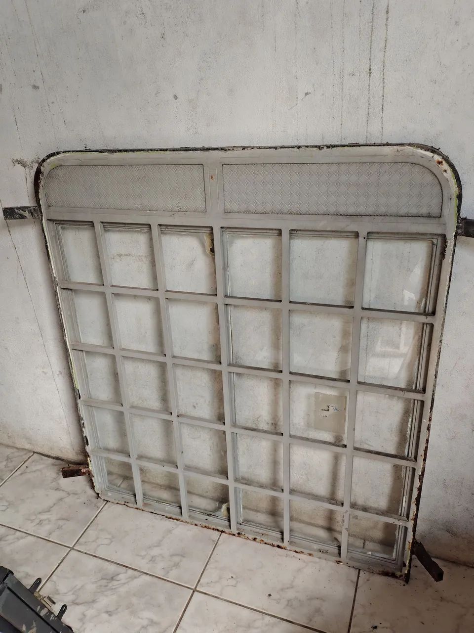 Vende-se Pia e Janelas  - Foto 2