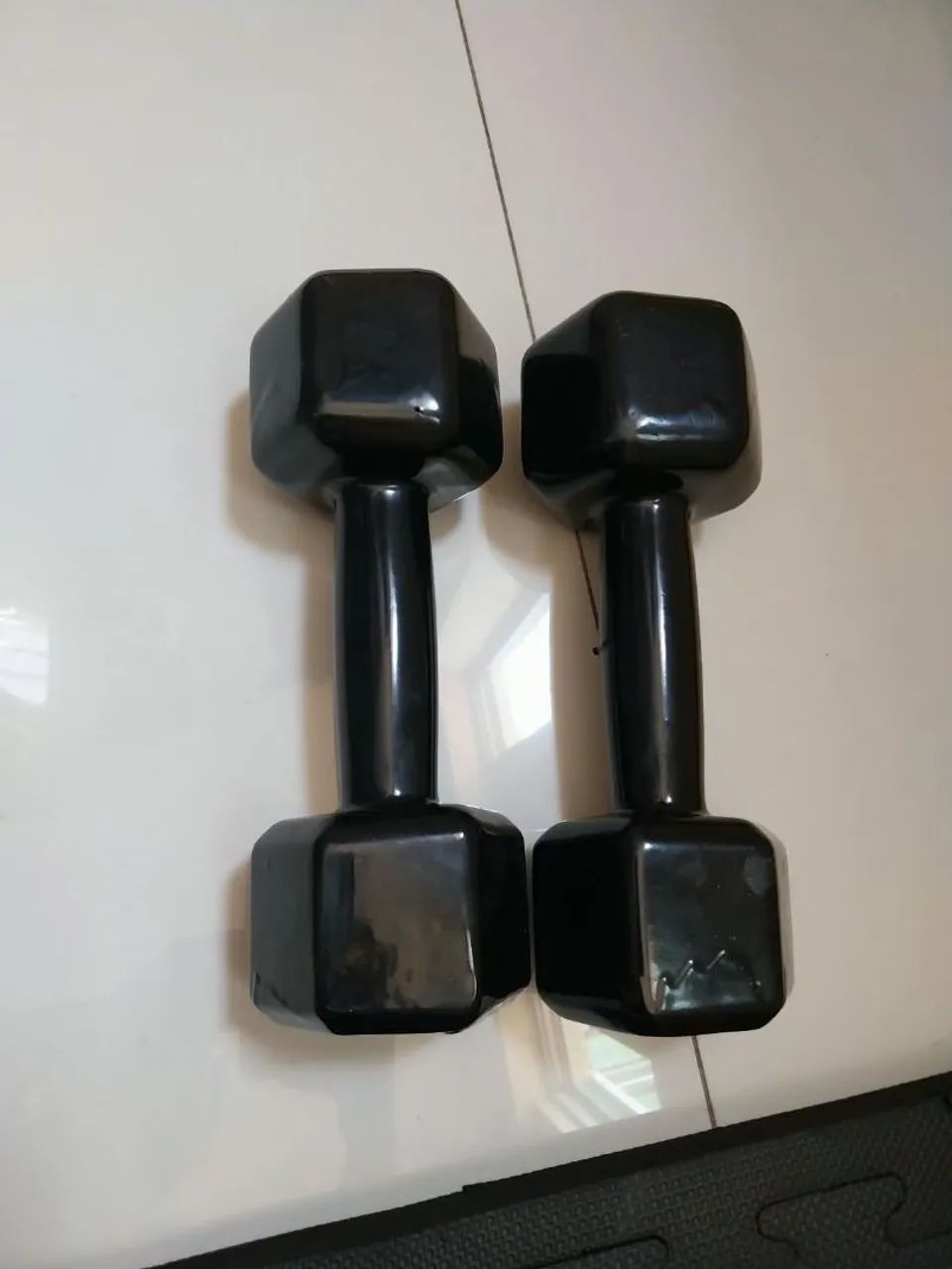 Par de halteres sextavado de 6kg.