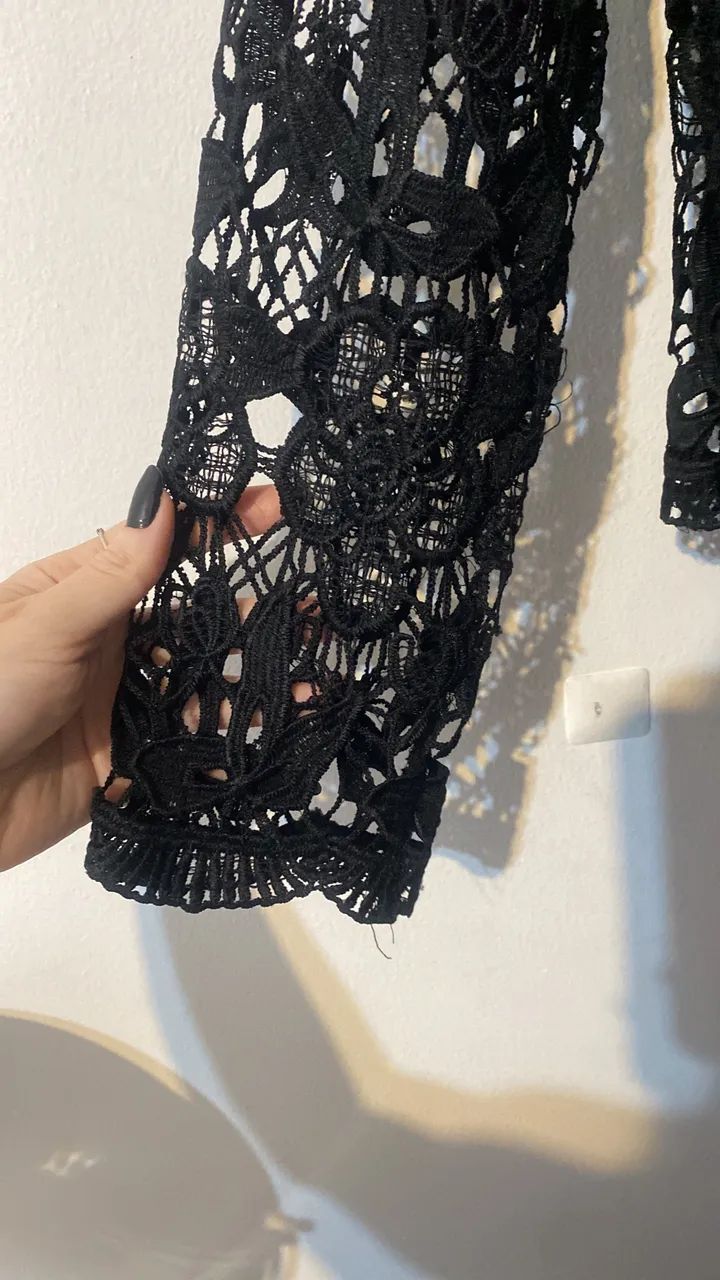 Blusa de Renda Manga Longa