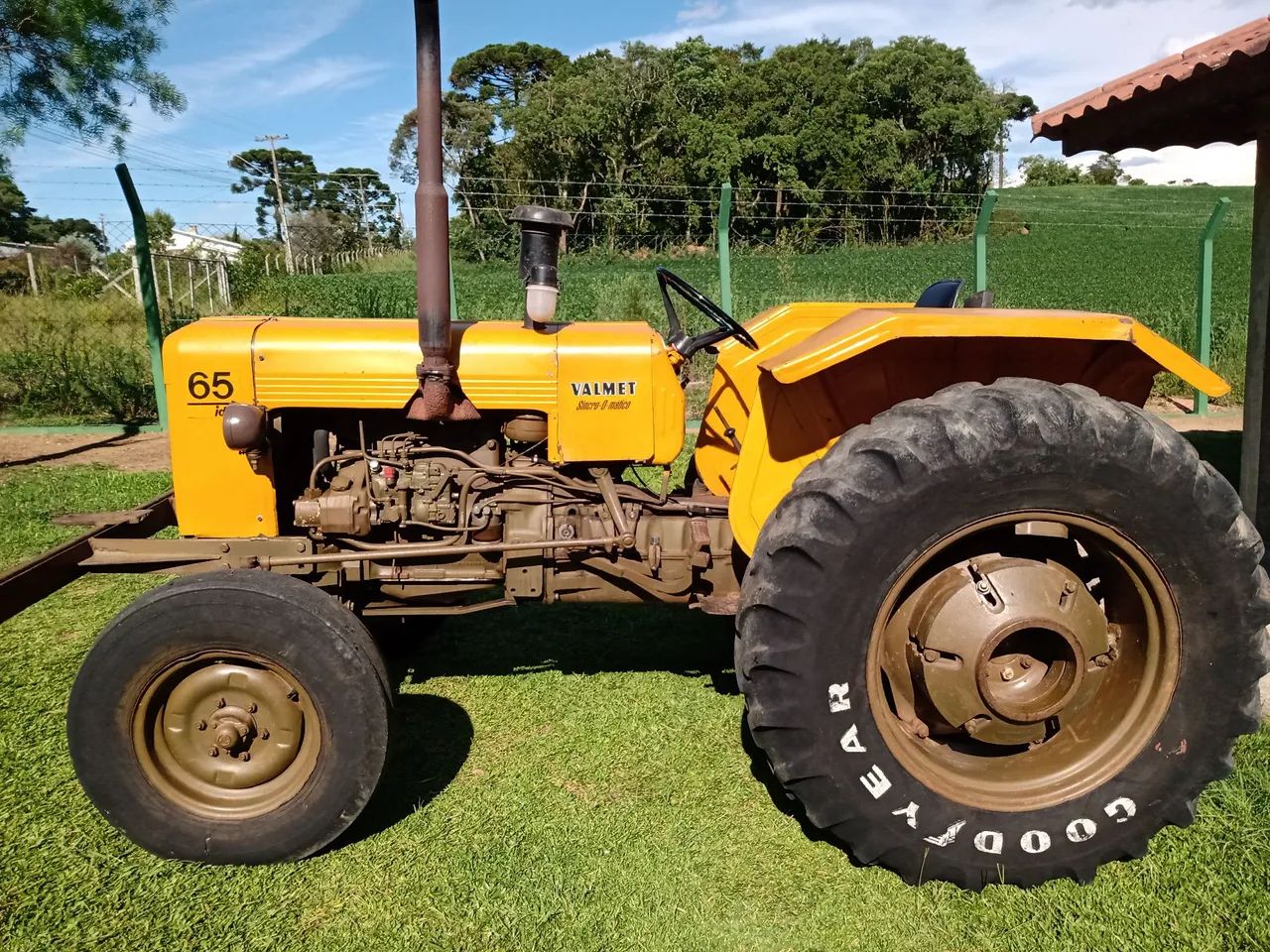 Vende-se trator Valmet 65ID 