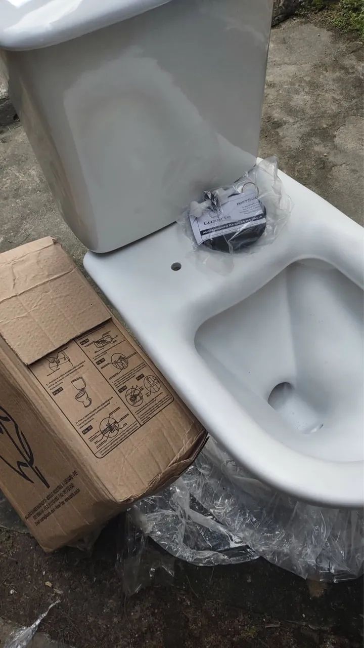 Vaso sanitário com caixa acoplada 