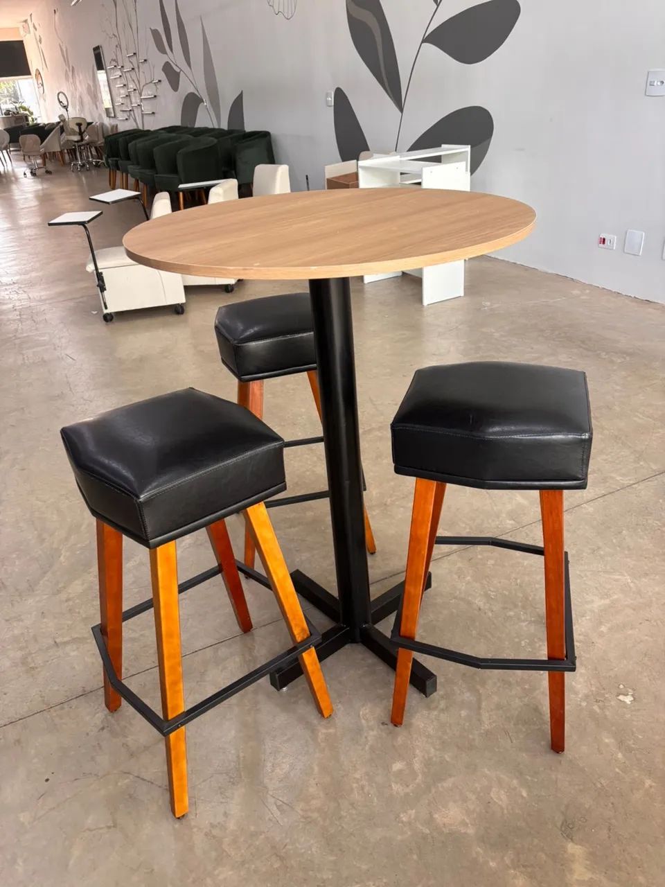 Conjunto de mesa bistrô com 3 banquetas