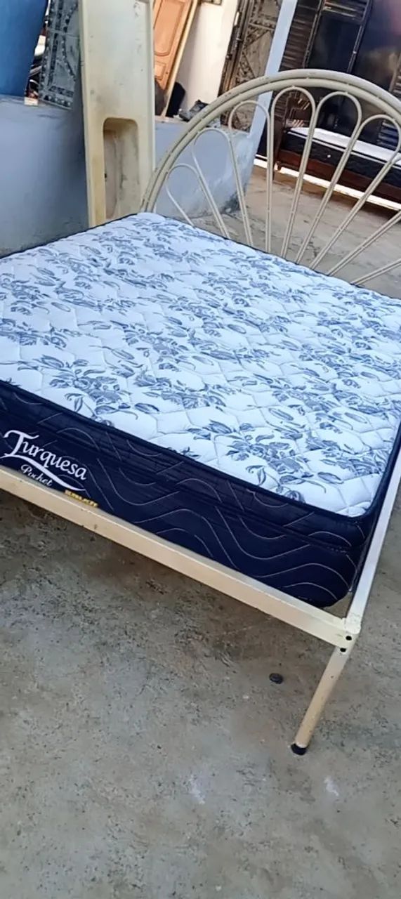 Vendo essa cama com colchão  - Foto 2