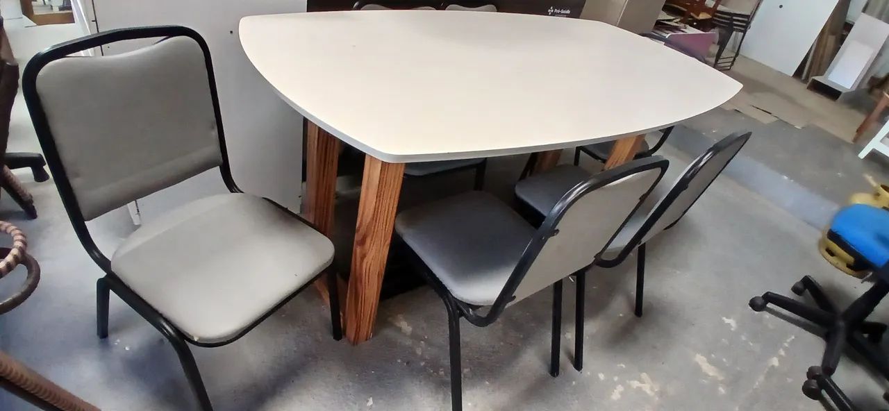 Mesa com 6 cadeiras usada em otimo estado  - Foto 3