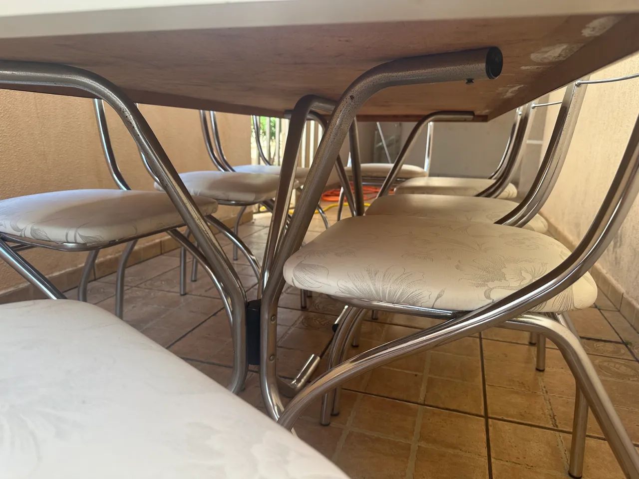 Mesa com 8 cadeiras  - Foto 2