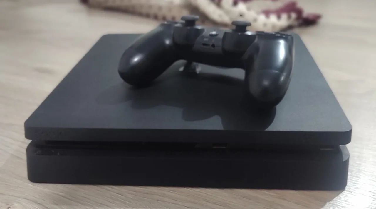 Vendo console ps4 com defeito