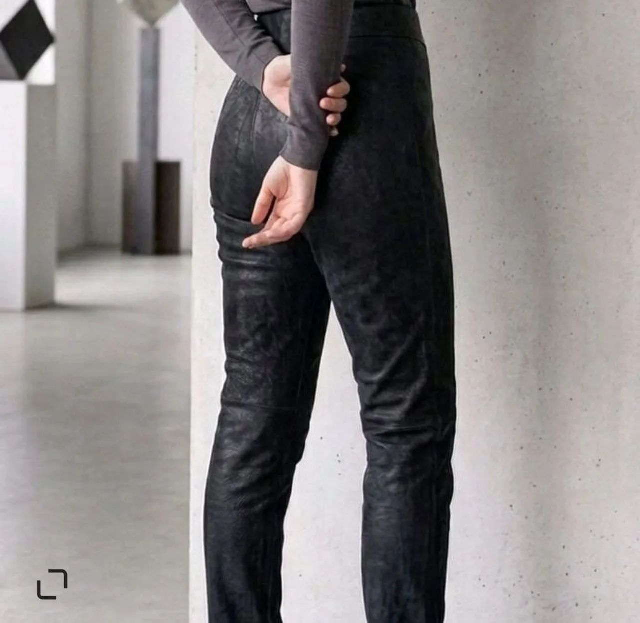Calça em couro - Foto 2