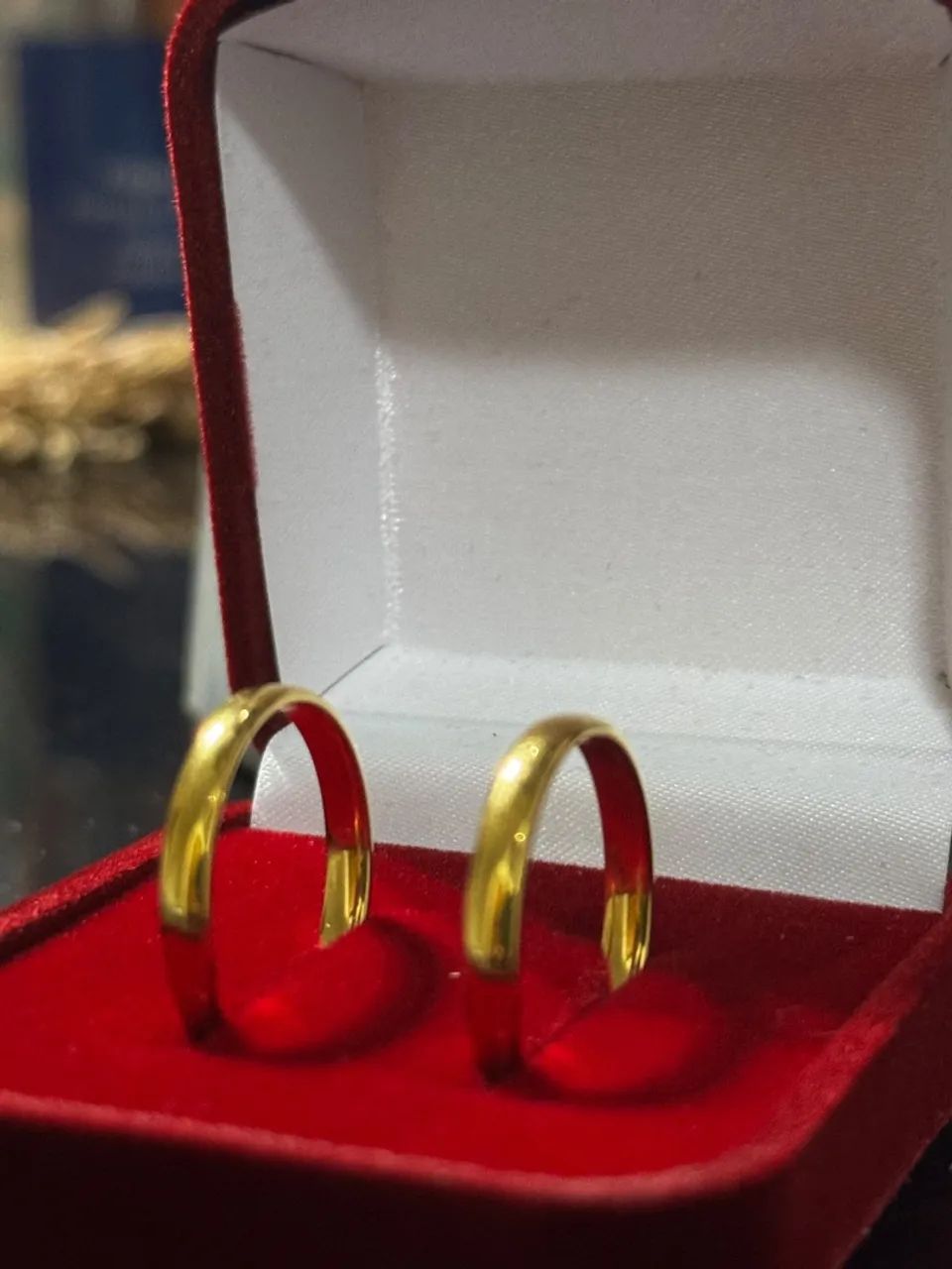 ? *VENDO PAR DE ALIANÇAS BANHADAS A OURO 18K!?* - Foto 2