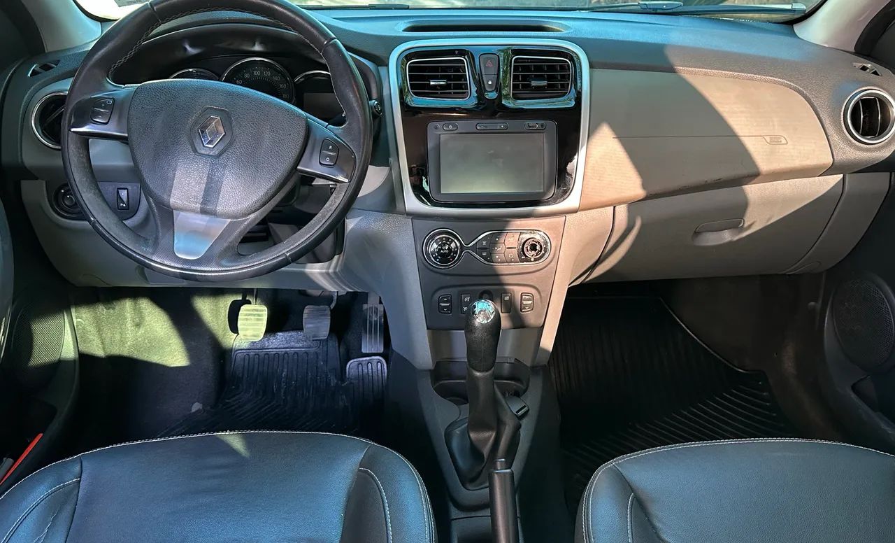 Renault Logan Dynamique Hi-flex 1.6 8V 4P 2016 - Foto 5