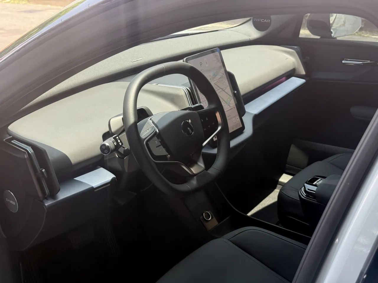 Volvo EX30 E60 Core (elétrico) 2024 - Foto 3