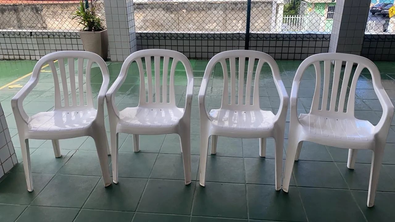 100 Cadeiras de plástico com braço  - Foto 2