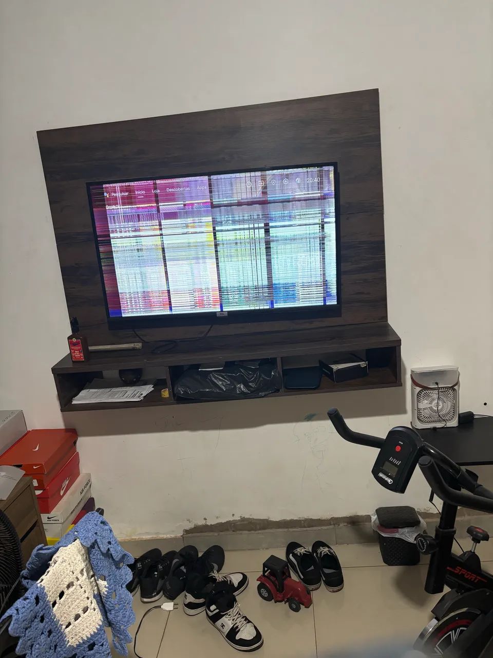 Vende se televisão TCL 43 polegadas com defeito na tela 