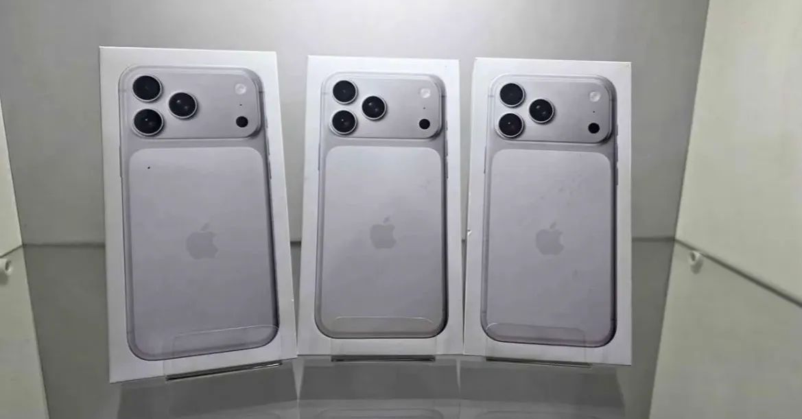 iPhone 17 pro Max Silver Lacrado  - Foto 2
