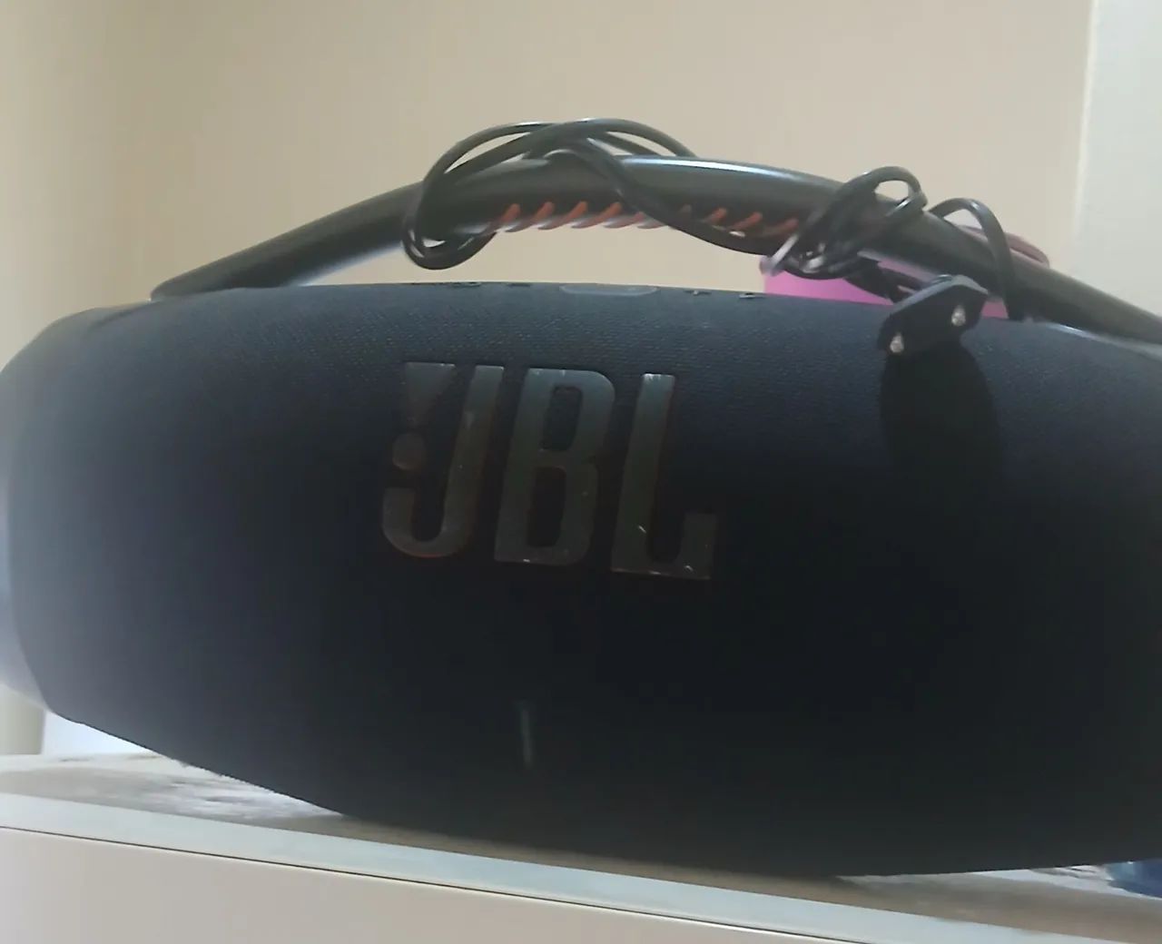 VENDO CAIXA DE SOM JBL NOVA