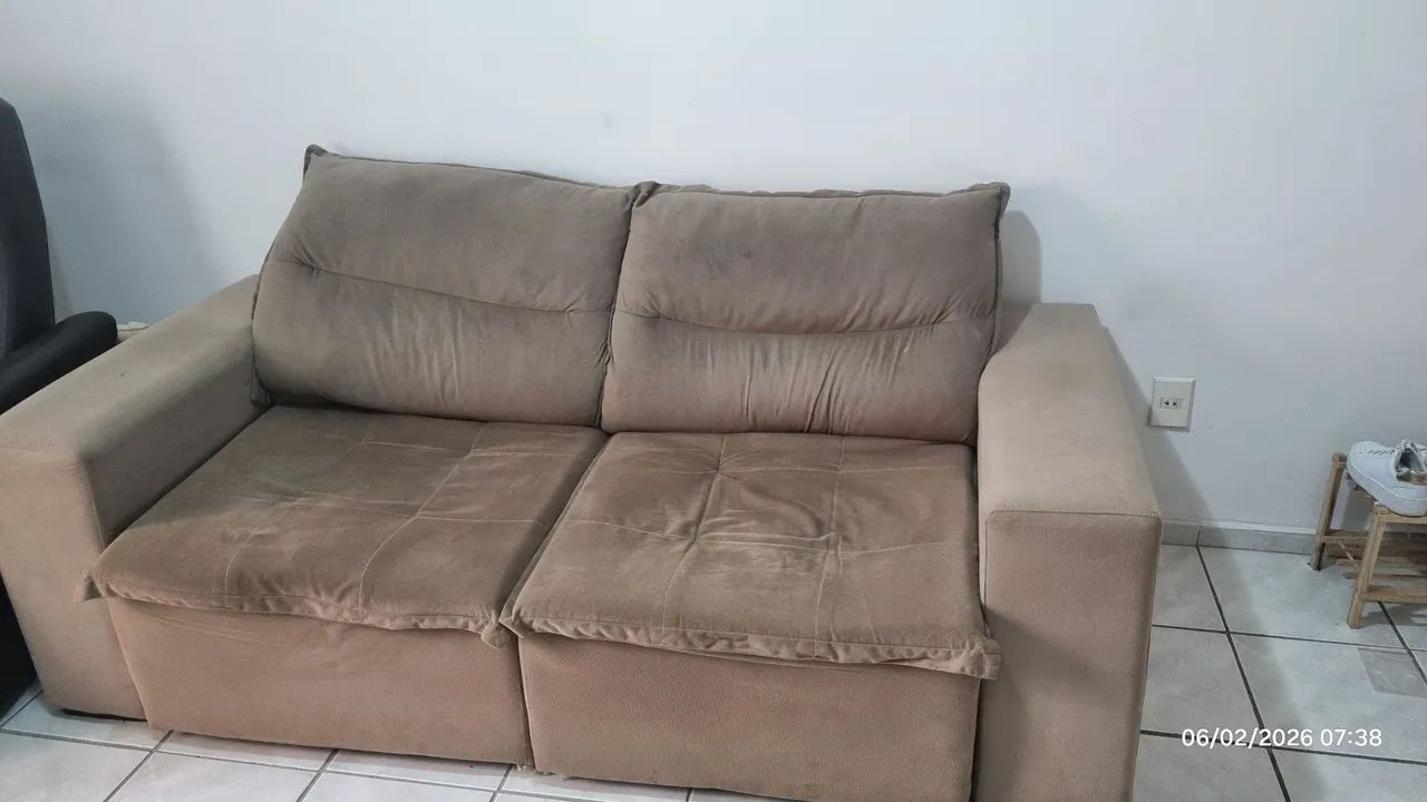 Sofá retrátil 1,40m -Em bom estado - Foto 2