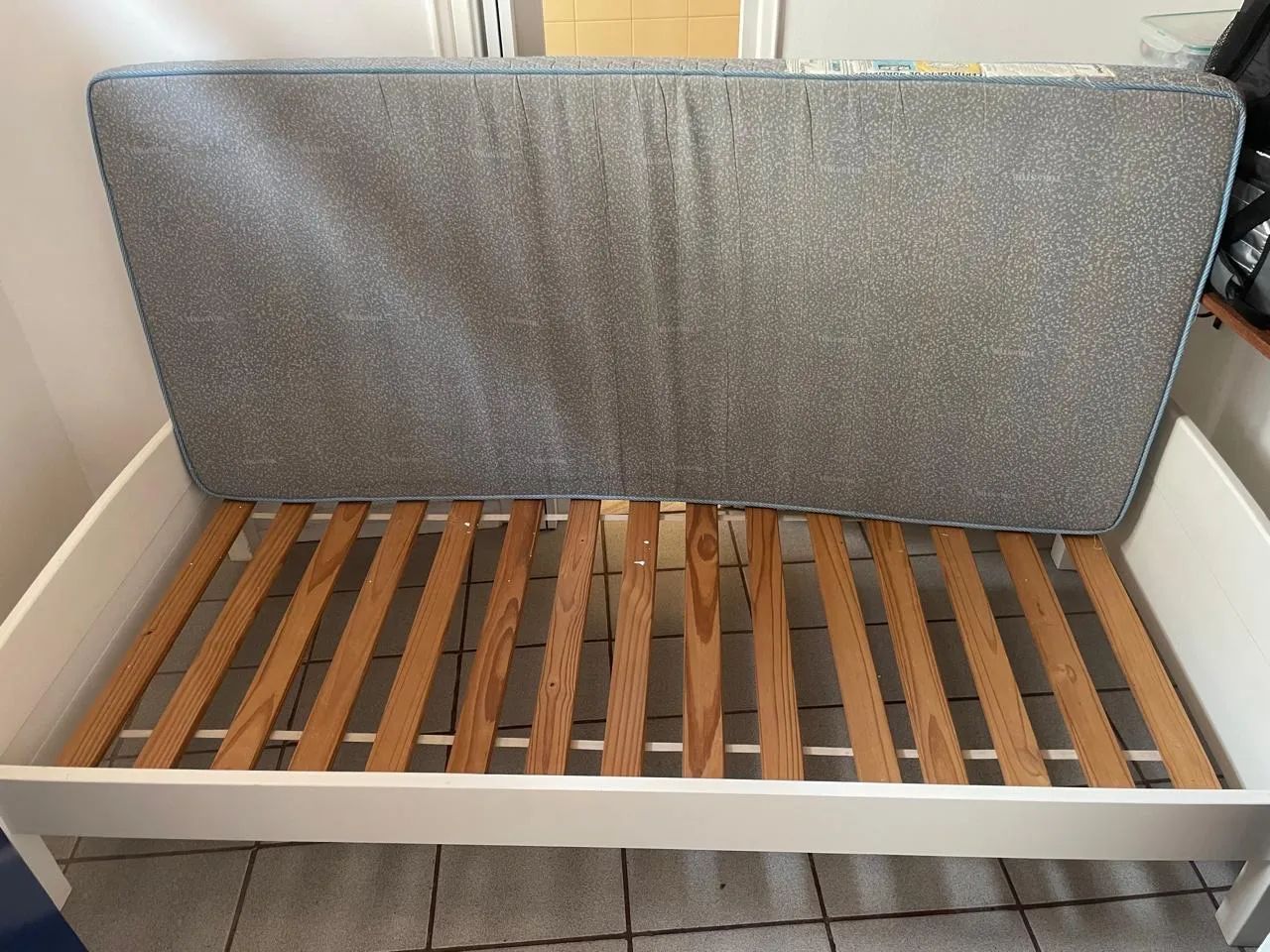 Combo cama de solteiro e estante para ? 