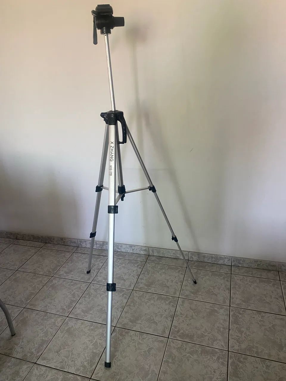 Tripé para câmera e celular 
