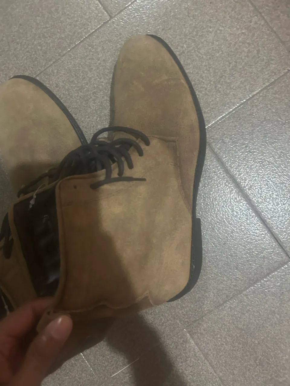 Bota casual em camurça,Nova. Nunca usada.