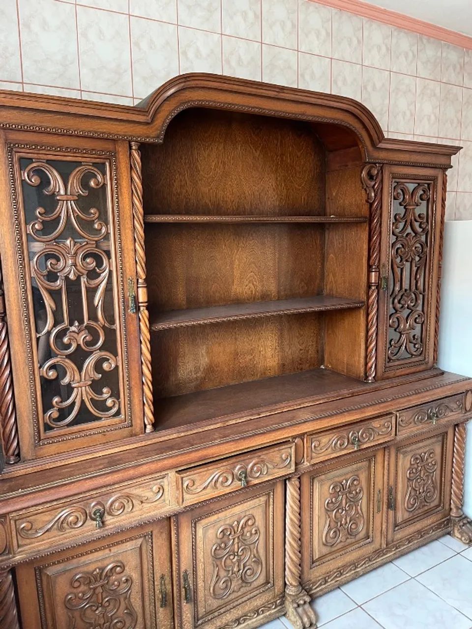 Buffet colonial