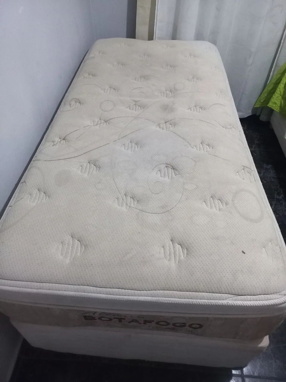 Vendendo,cama box solteirão.  - Foto 2