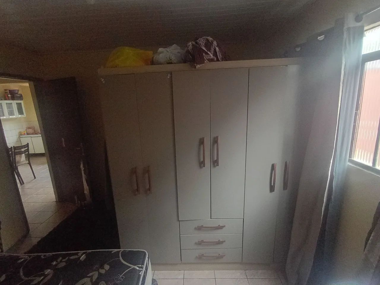 Armário usado a venda, com o preço a combinar 