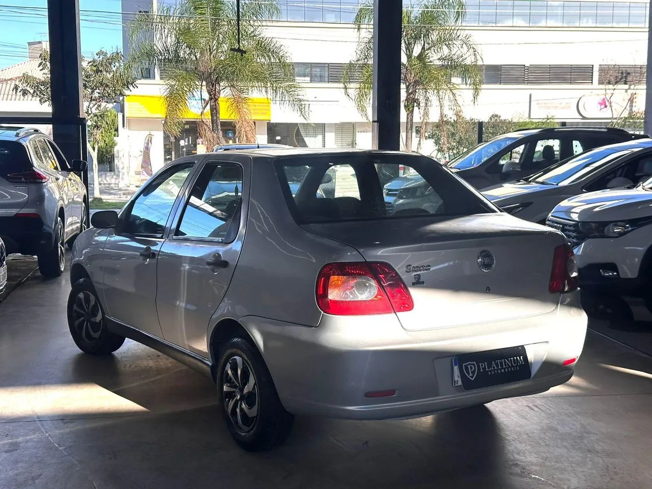 Fiat Siena Celebration 1.0 Fire Flex 8V 4P 2007 - Foto 3