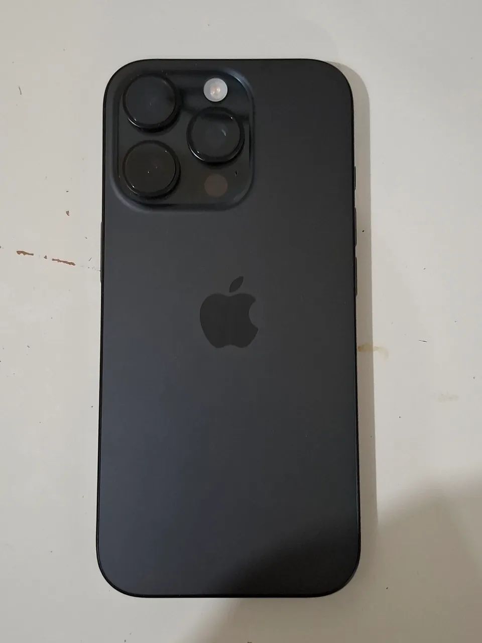 Iphone  16 pro  - Foto 2
