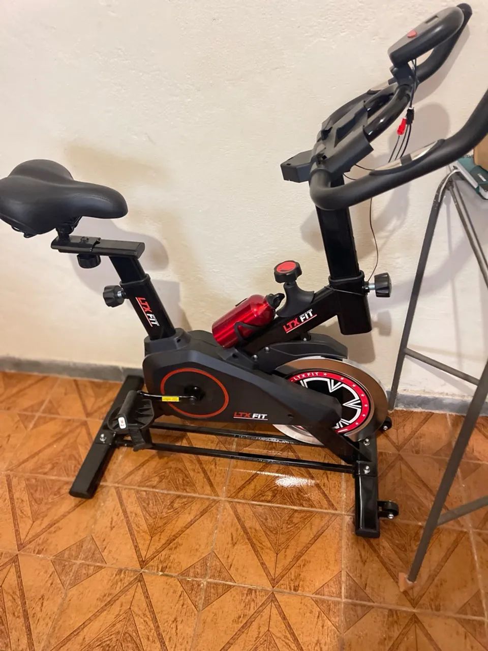 BICICLETA ERGOMÉTRICA 