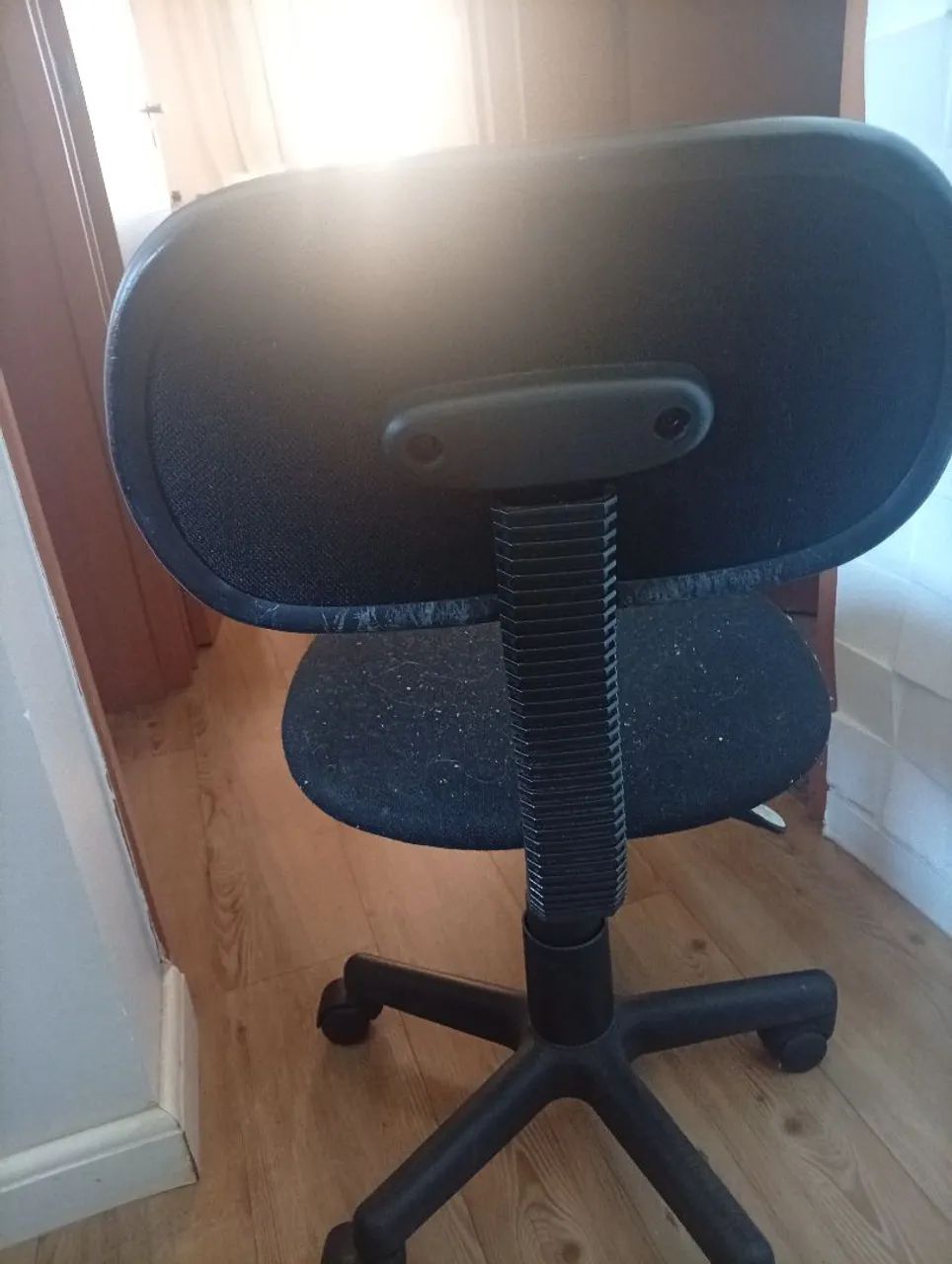 Vendo cadeira de escritório  - Foto 2