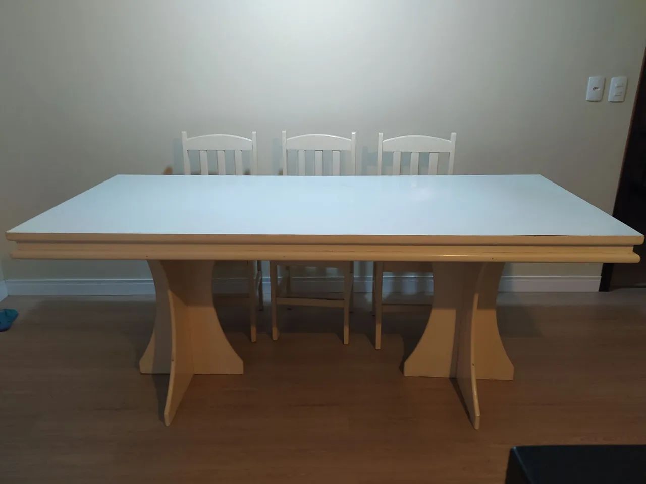 Mesa em MDF - 8 cadeiras - Foto 3