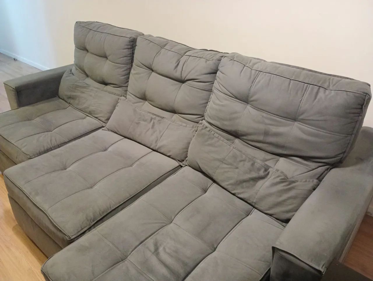 Vendo sofá retrátil de mola - Foto 3