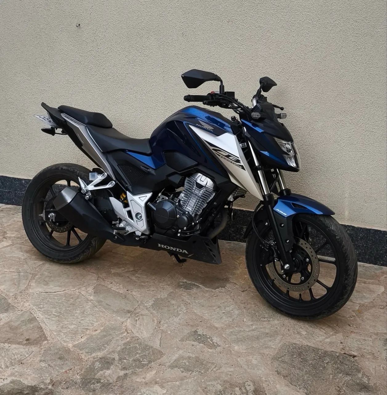 Vendo CB300F2025 - Foto 2